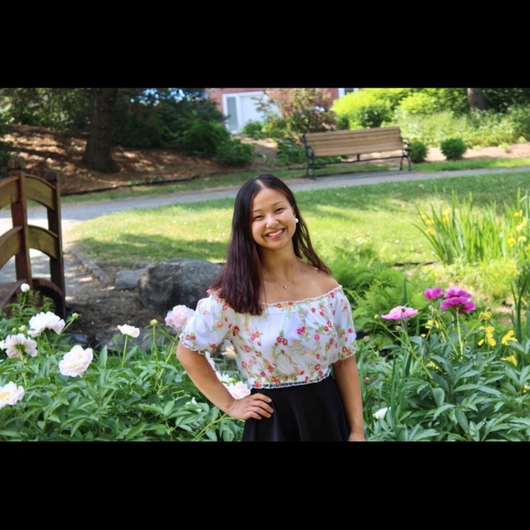 Meet your Posher, Mélina - Picture 1 of 1